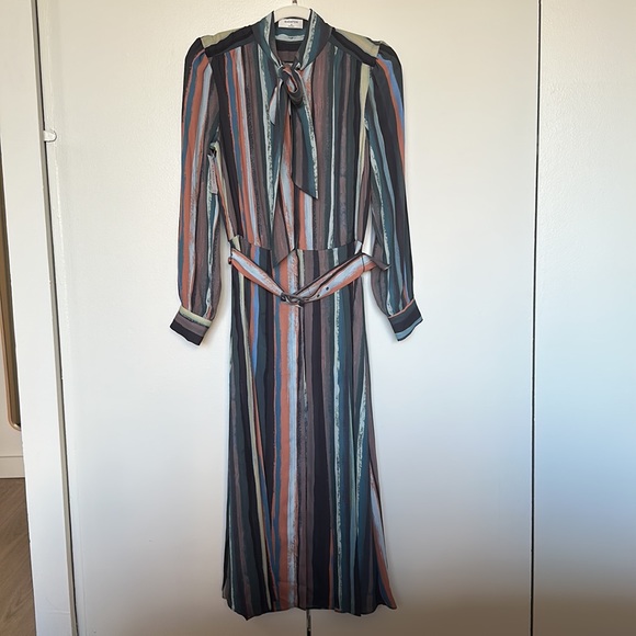 BRAND NEW! Aritzia Babaton Dress - Picture 10 of 13